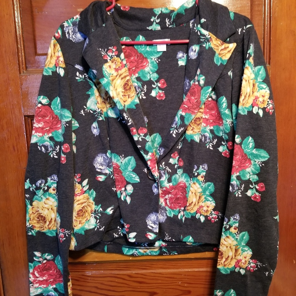 Cropped Black floral blazer
